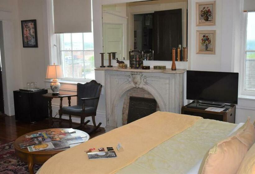 带大床的豪华间, Bazsinsky House