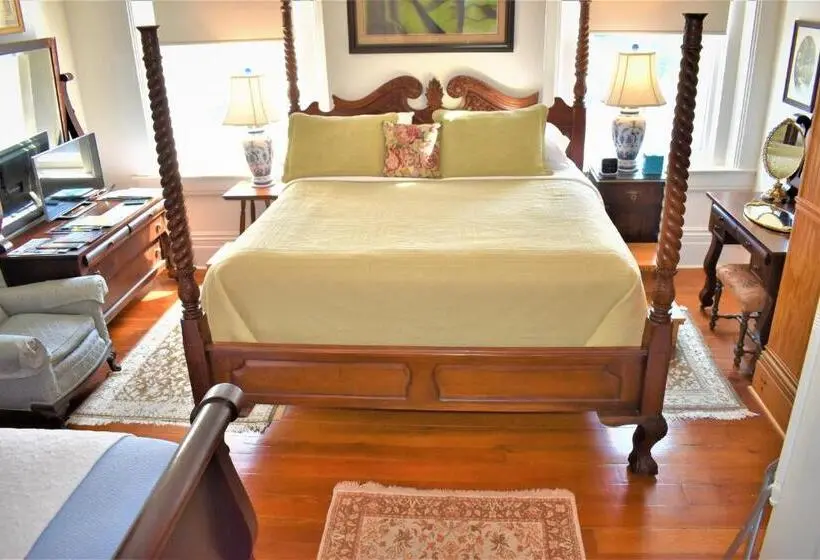 Deluxe-perhehuone, Bazsinsky House