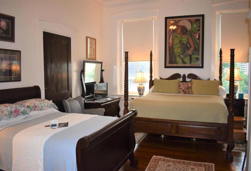 豪华家庭房间, Bazsinsky House