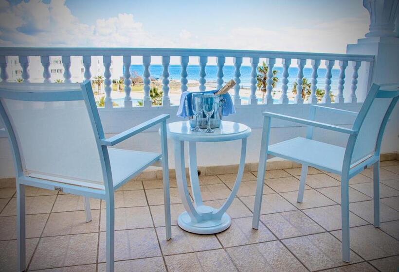 غرفة ديلوكس رباعية, Cap Bon Kelibia Beach Hotel & Spa