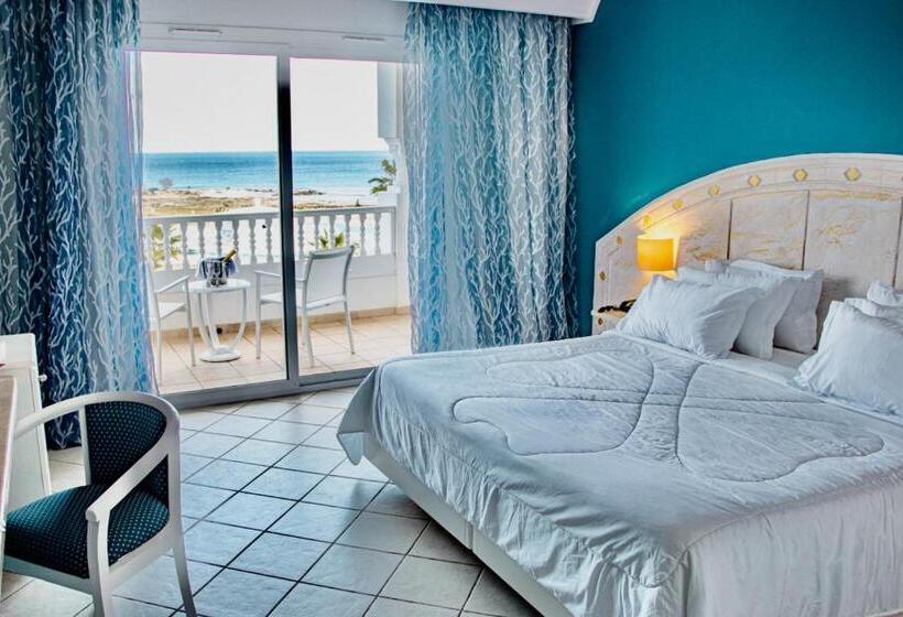 غرفة ديلوكس رباعية, Cap Bon Kelibia Beach Hotel & Spa