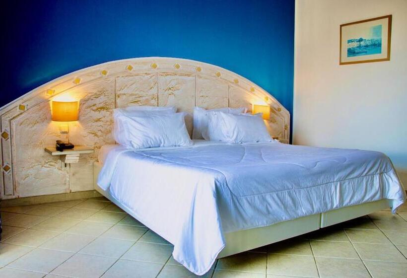 غرفة ديلوكس رباعية, Cap Bon Kelibia Beach Hotel & Spa