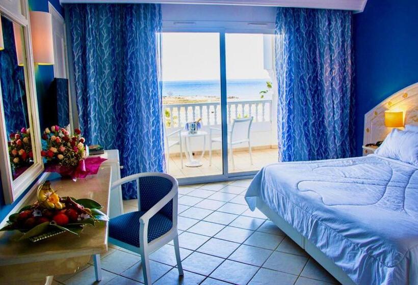 غرفة ديلوكس رباعية, Cap Bon Kelibia Beach Hotel & Spa