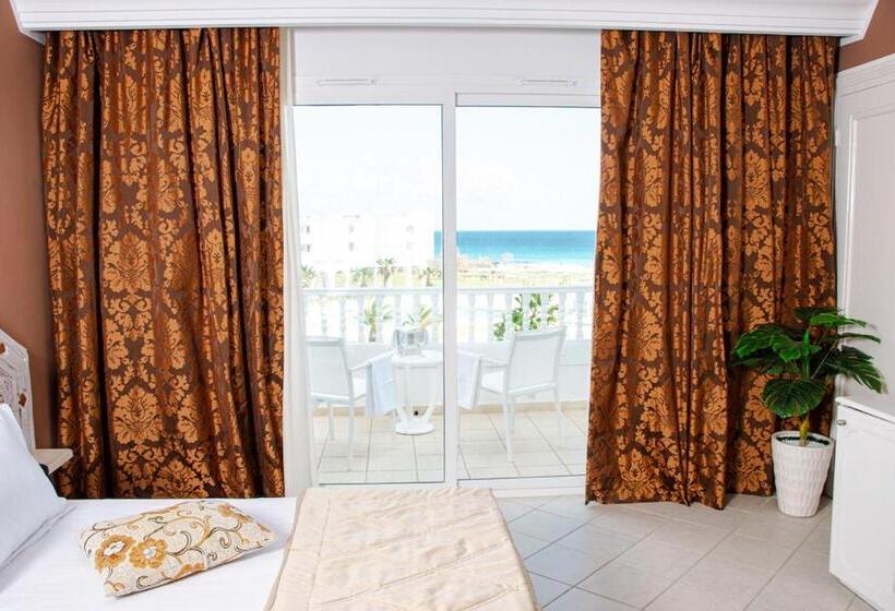 غرفة ديلوكس رباعية, Cap Bon Kelibia Beach Hotel & Spa