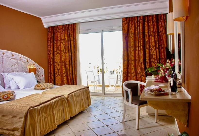 غرفة ديلوكس رباعية, Cap Bon Kelibia Beach Hotel & Spa