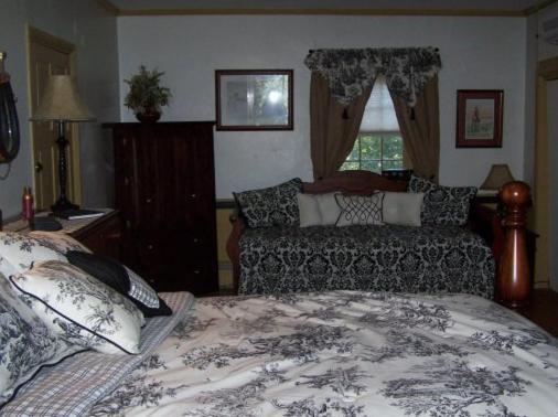 발코니 디럭스 룸, Fallen Tree Farm Bed And Breakfast