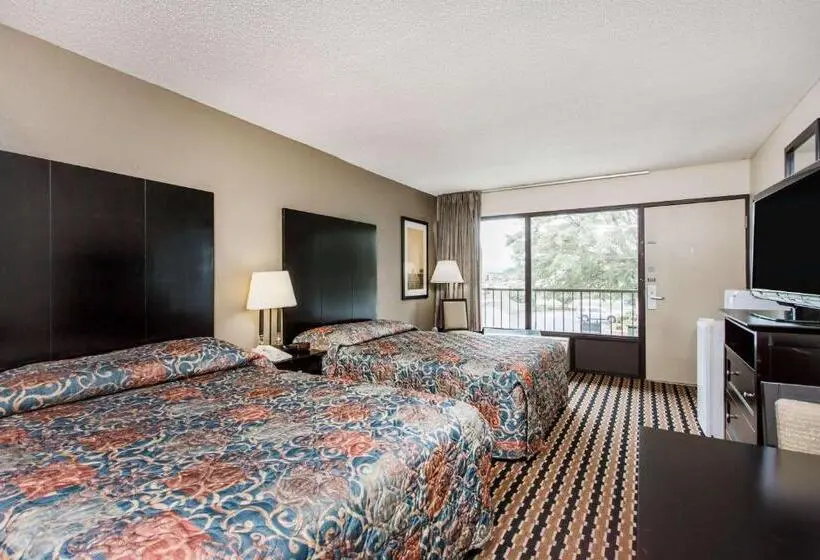 2ダブルベッドのスタンダードルーム, Quality Inn Near Speedway