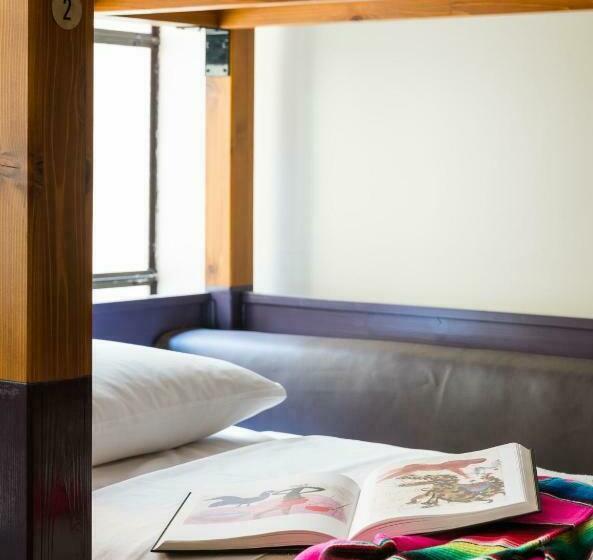 سرير فى غرفة مشتركه, Freehand Los Angeles