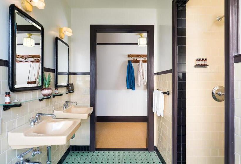 إستوديو قياسى, Freehand Los Angeles