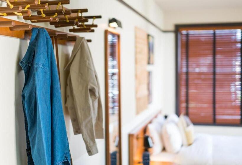 إستوديو قياسى, Freehand Los Angeles