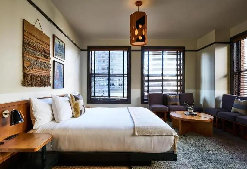 استودیوی استاندارد, Freehand Los Angeles