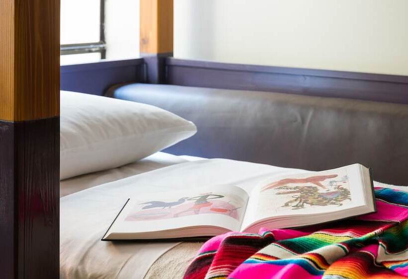 سرير فى غرفة مشتركه, Freehand Los Angeles