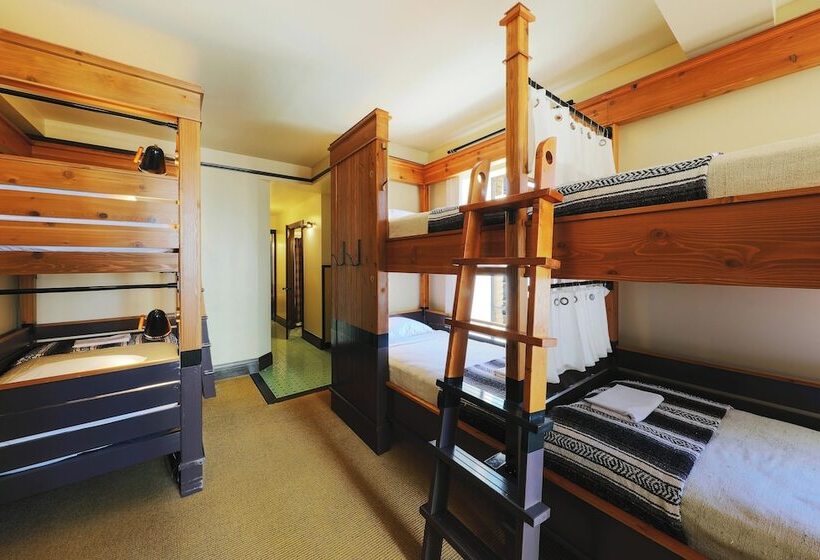 سرير فى غرفة مشتركه, Freehand Los Angeles