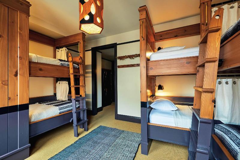 سرير فى غرفة مشتركه, Freehand Los Angeles