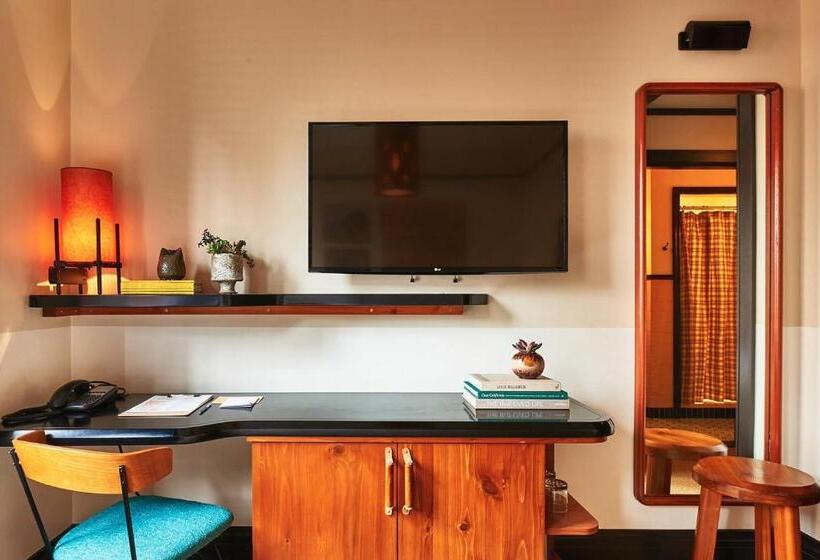 غرفة بريميوم, Freehand Los Angeles