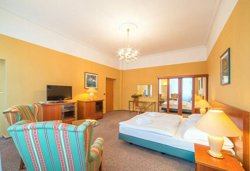 اتاق استاندارد, Luisa