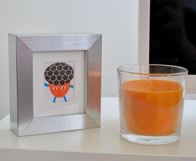 バスルーム共有のトリプルスタンダード, The Jollys