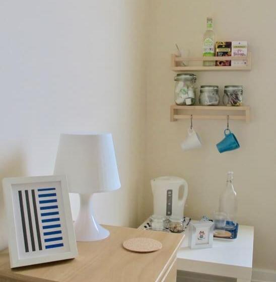 ベーシックルーム, The Jollys