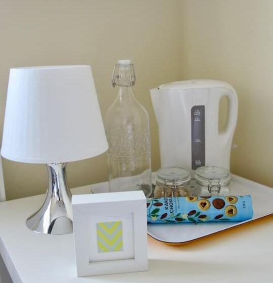 コンフォートトリプルルーム, The Jollys