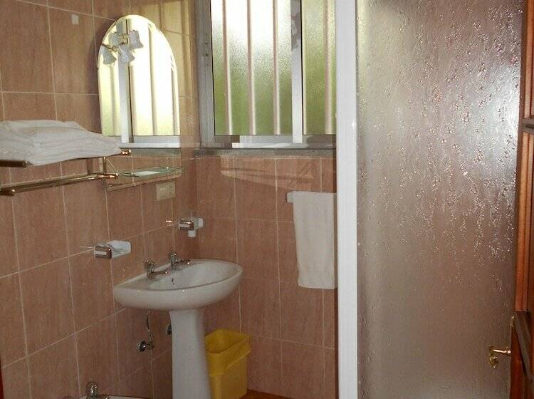 اتاق ساده سه‌ نفره, Vasco Da Gama