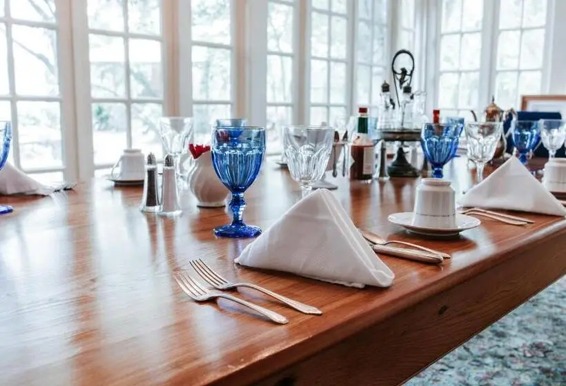 Perhehuone, Maison Mouton Bed & Breakfast