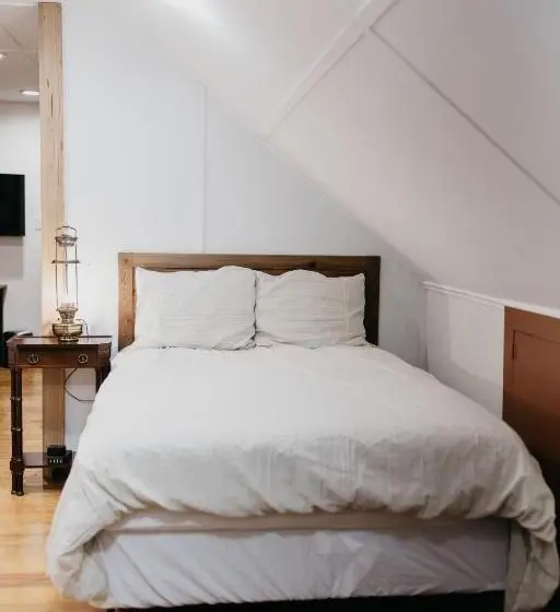 Deluxe Suite King Bed, Maison Mouton Bed & Breakfast