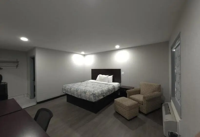 キングサイズベッドのスタンダードルーム, Relax Inn Mcgehee