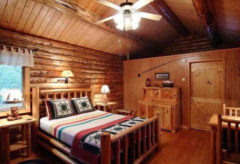 Хижина, Silverwolf Log Chalet Resort