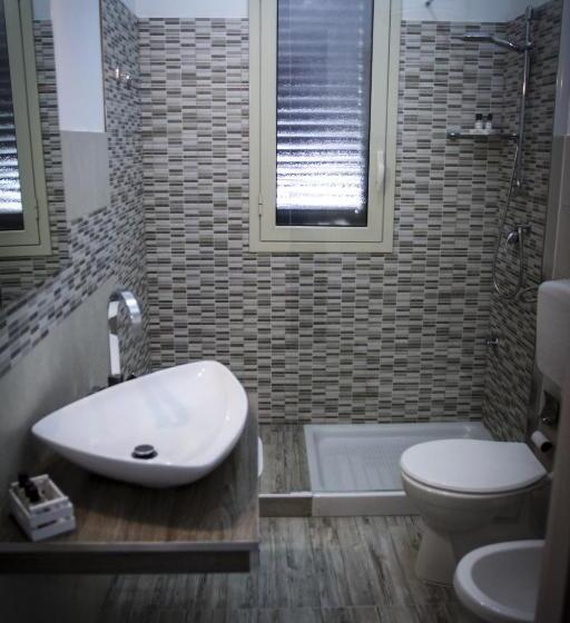 اتاق استاندارد چهار تخته, B&b Solarium