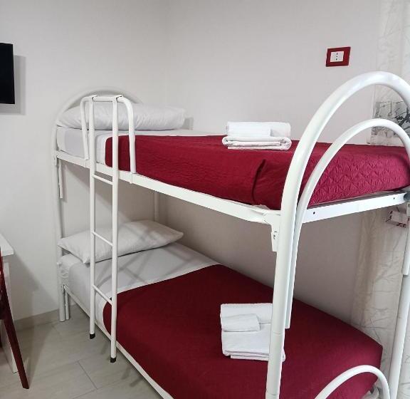 اتاق استاندارد چهار تخته, B&b Solarium