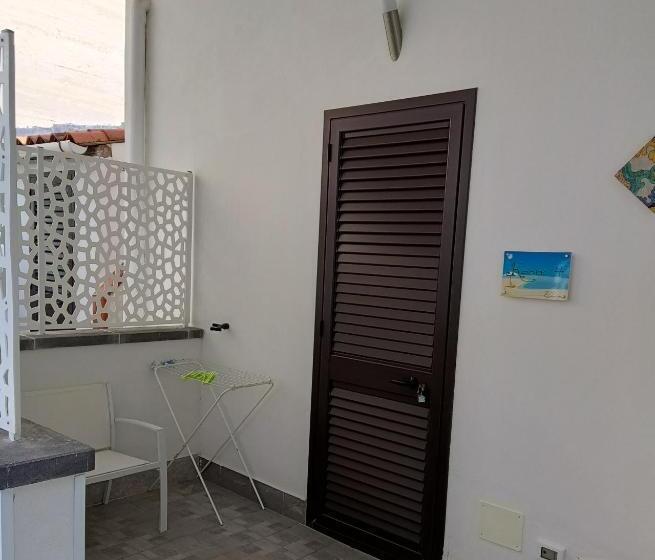 اتاق استاندارد چهار تخته, B&b Solarium