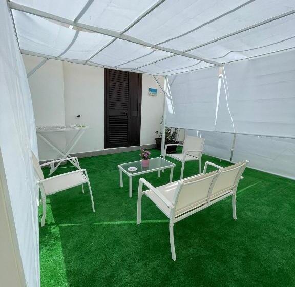 اتاق استاندارد چهار تخته, B&b Solarium