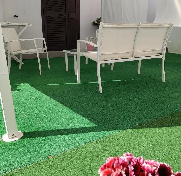 اتاق استاندارد چهار تخته, B&b Solarium