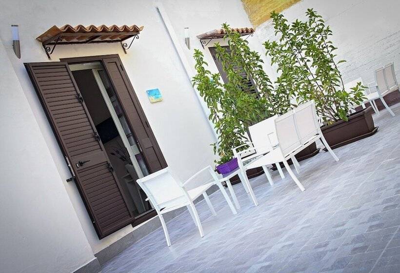 اتاق استاندارد چهار تخته, B&b Solarium