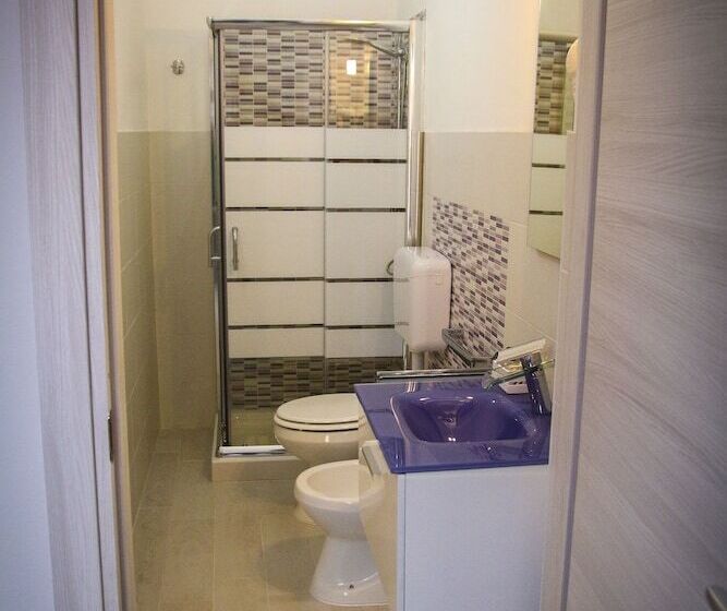 اتاق استاندارد چهار تخته, B&b Solarium