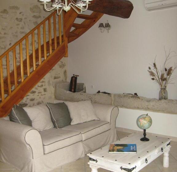 جناح مطلّ علي الحديقة, Mas Du Puits