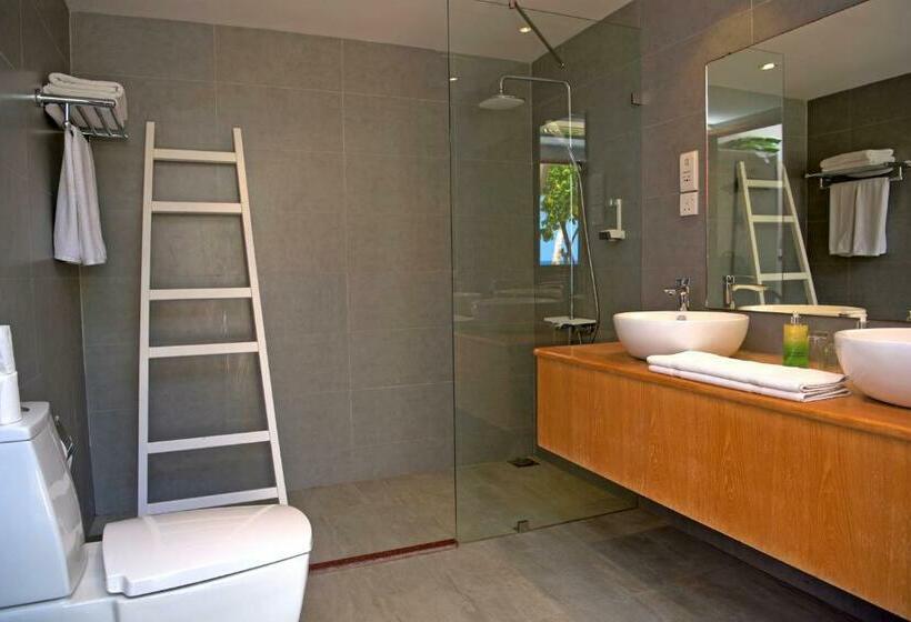 ویلای لوکس 1 خوابه, Eriyadu Island Resort