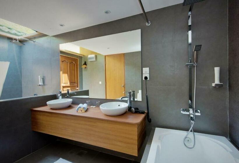 ویلای لوکس 1 خوابه, Eriyadu Island Resort