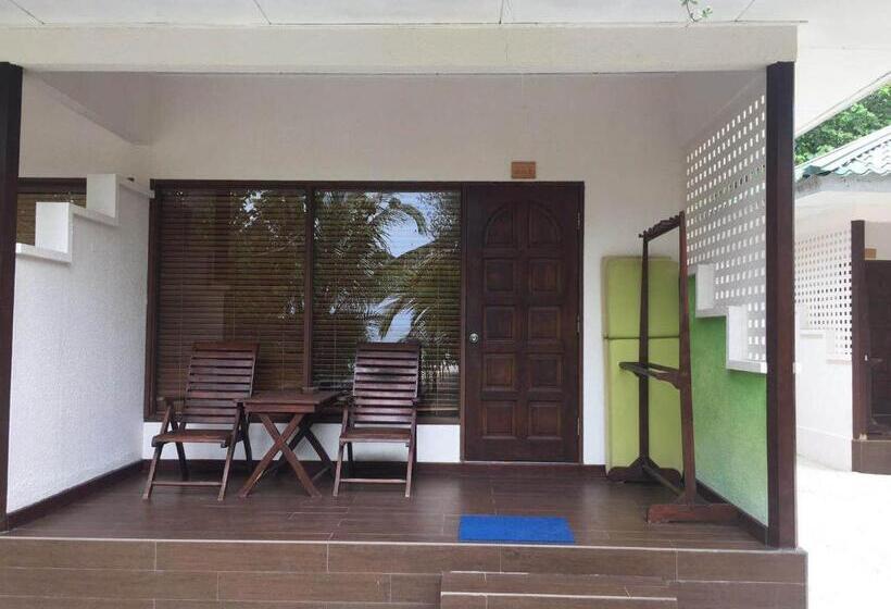 ویلای لوکس 1 خوابه, Eriyadu Island Resort