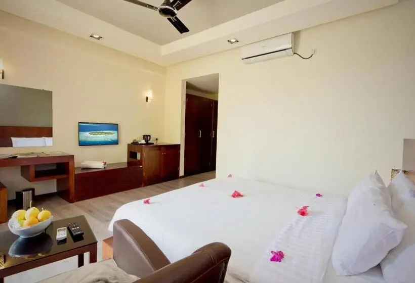 اتاق استاندارد با چشم‌انداز دریا, Eriyadu Island Resort
