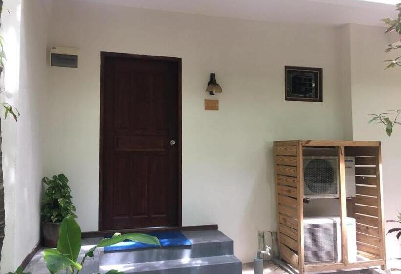 اتاق استاندارد با چشمانداز دریا, Eriyadu Island Resort