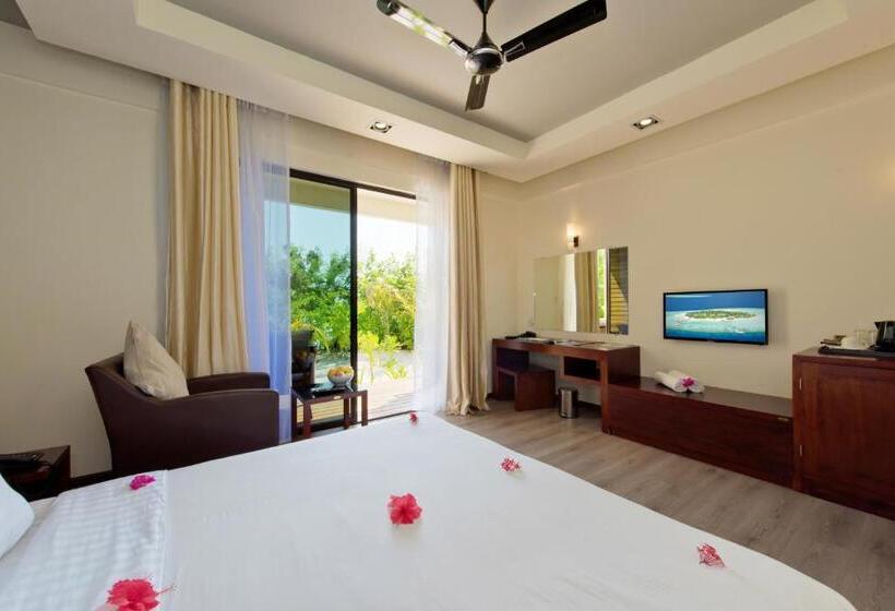 اتاق استاندارد با چشمانداز دریا, Eriyadu Island Resort