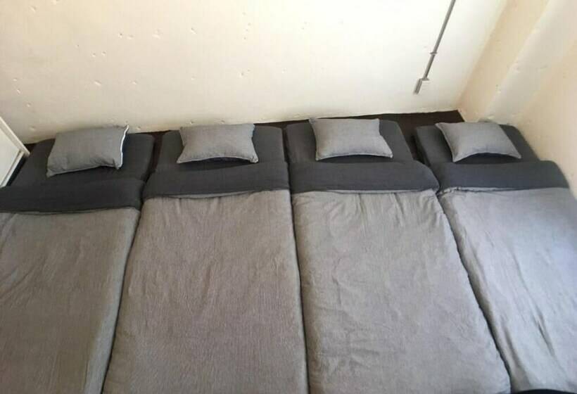 חדר סטנדרט לארבעה, Guest House Golden Mile Hostel