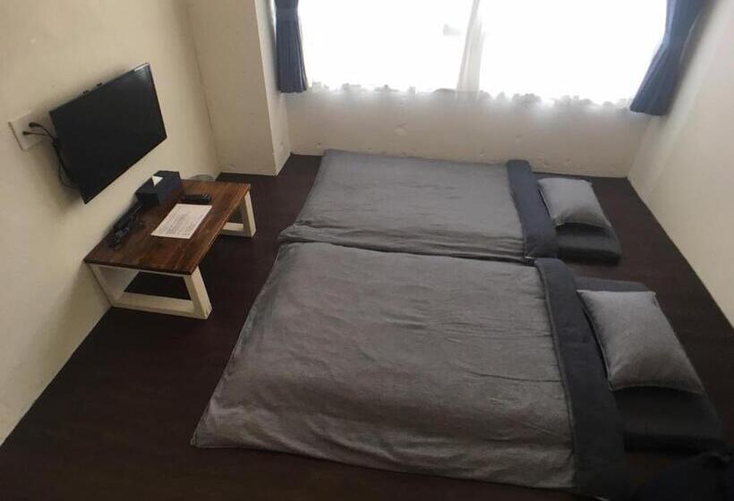 חדר סטנדרט לשלושה, Guest House Golden Mile Hostel