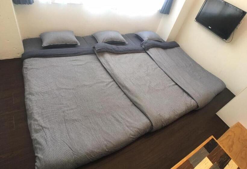 חדר סטנדרט לשלושה, Guest House Golden Mile Hostel