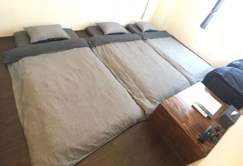 חדר סטנדרט לארבעה, Guest House Golden Mile Hostel