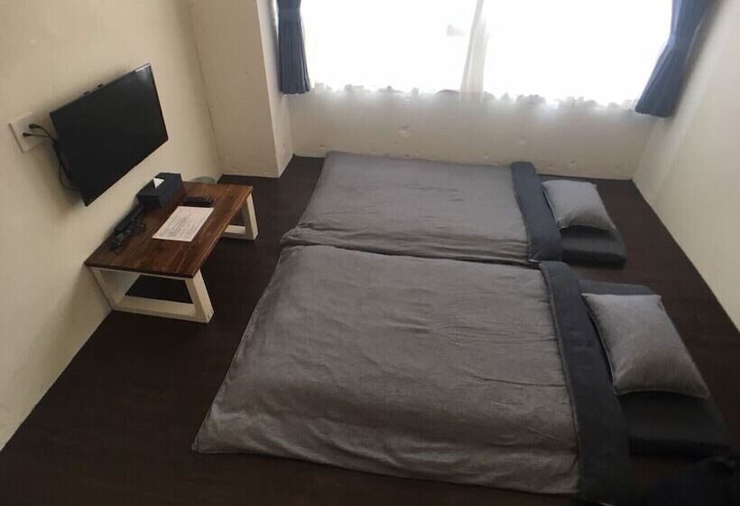 اتاق استاندارد سه نفره, Guest House Golden Mile Hostel