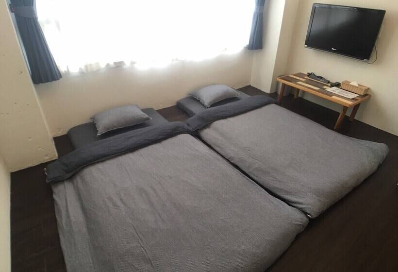 חדר סטנדרט לשלושה, Guest House Golden Mile Hostel