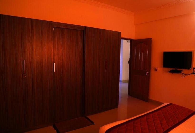 اتاق اجرایی, Airport Gateway