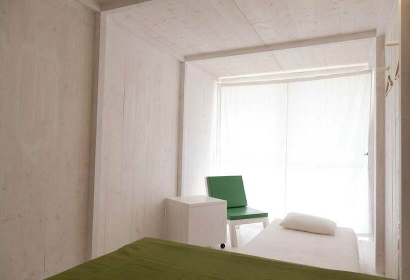 Quarto standart individual, Aquiles Eco